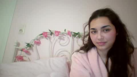 Snapshot of yourbella37 chatting on May 6, 7:52 pm yourbella37 online show from May 6, 7:52 pm