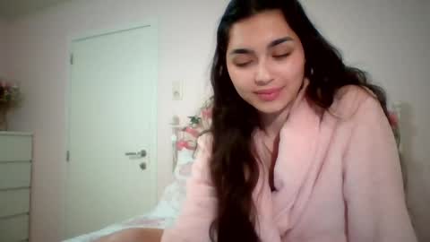 Snapshot of yourbella37 chatting on May 10, 7:41 pm yourbella37 online show from May 10, 7:41 pm