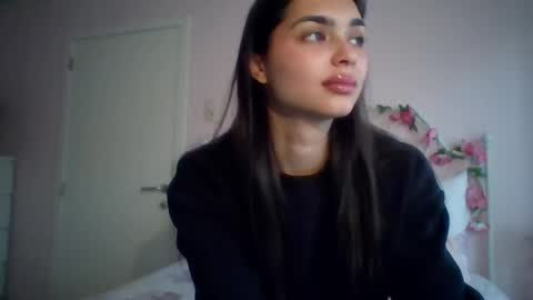 Snapshot of yourbella37 chatting on May 14, 6:58 pm yourbella37 online show from May 14, 6:58 pm