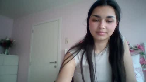 Snapshot of yourbella37 chatting on May 18, 7:09 pm yourbella37 online show from May 18, 7:09 pm
