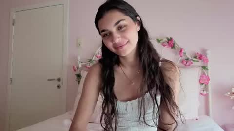 Snapshot of yourbella37 chatting on June 26, 4:22 pm yourbella37 online show from June 26, 4:22 pm
