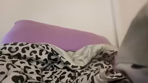 yourbestfantasie online show from September 28, 9:14 am