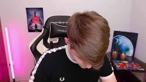 Snapshot of yourbilly chatting on December 2, 12:52 am Billy online show from December 2, 12:52 am