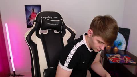 Snapshot of yourbilly chatting on December 2, 3:58 am Billy online show from December 2, 3:58 am