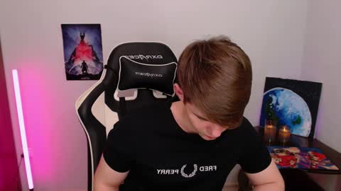 Snapshot of yourbilly chatting on December 4, 2:20 am Billy online show from December 4, 2:20 am