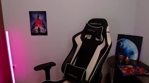 Snapshot of yourbilly chatting on December 10, 2:27 am Billy online show from December 10, 2:27 am