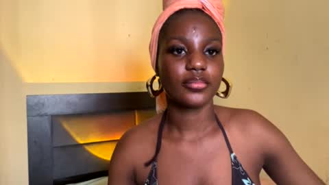 Snapshot of yourblackgoddess chatting on November 13, 2:05 pm yourblackgoddess online show from November 13, 2:05 pm