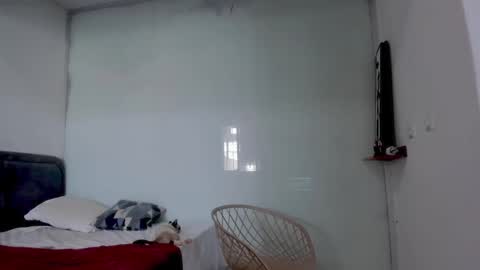 insta  yourboniee online show from September 17, 4:52 pm