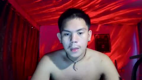Snapshot of yourboynash chatting on July 14, 7:46 am nash online show from July 14, 7:46 am