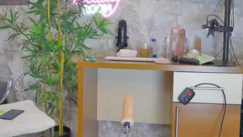 Anna online show from February 2, 8:07 pm