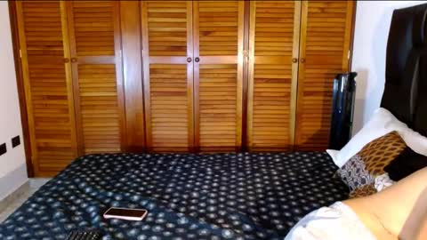 Snapshot of yourcouplehot chatting on November 15, 6:33 am yourcouplehot online show from November 15, 6:33 am