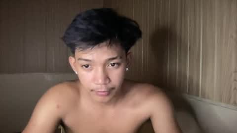 Snapshot of yourcumboy88 chatting on June 15, 1:02 pm yourcumboy88 online show from June 15, 1:02 pm