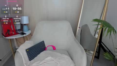 Snapshot of yourcutesofi chatting on February 12, 7:44 am Sofia independent model 3 online show from February 12, 7:44 am