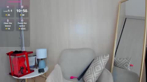 Snapshot of yourcutesofi chatting on February 20, 8:28 am Sofia independent model 3 online show from February 20, 8:28 am