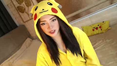 JEN  online show from October 24, 11:50 am