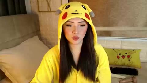 JEN  online show from January 12, 11:15 am