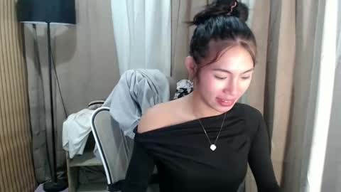 Snapshot of yourdreamgirlgwen chatting on May 16, 7:01 pm GWENI online show from May 16, 7:01 pm