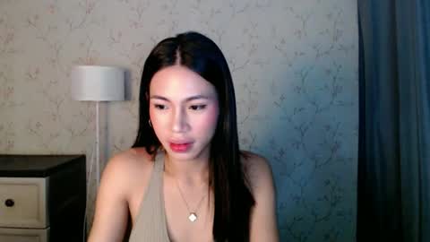 Snapshot of yourdreamgirlgwen chatting on May 17, 5:31 pm GWENI online show from May 17, 5:31 pm