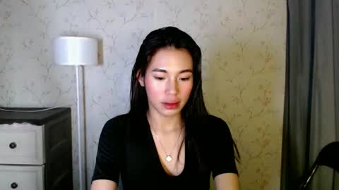 Snapshot of yourdreamgirlgwen chatting on May 26, 8:27 pm GWENI online show from May 26, 8:27 pm