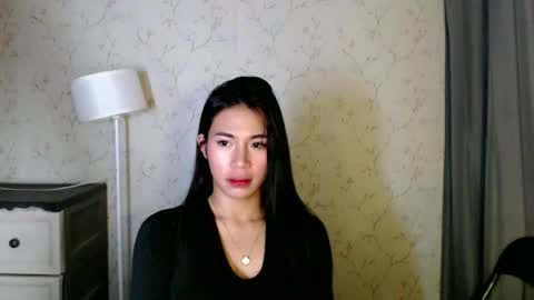 Snapshot of yourdreamgirlgwen chatting on May 27, 1:57 am GWENI online show from May 27, 1:57 am