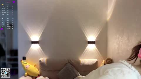 Emilia online show from March 29, 8:03 am