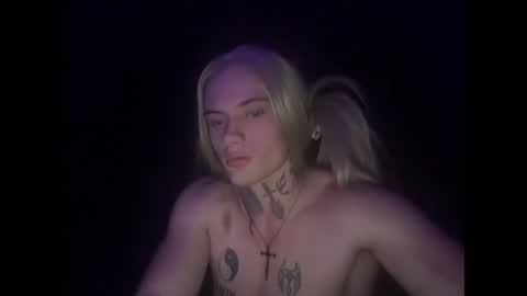 yourfallenangel02 online show from July 28, 3:57 am