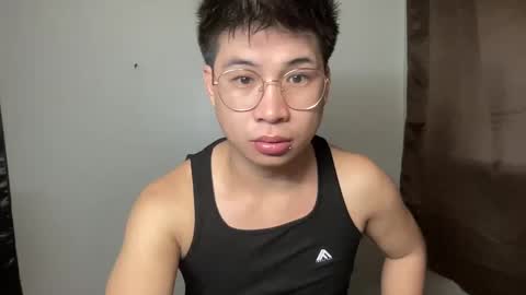 yourfantasyyy_ online show from March 9, 10:52 am