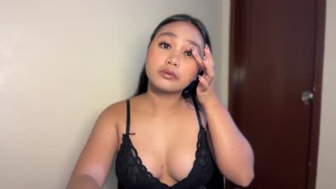 yourfantasyyy_ online show from July 1, 5:34 pm