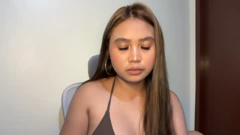yourfantasyyy_ online show from July 9, 9:13 am