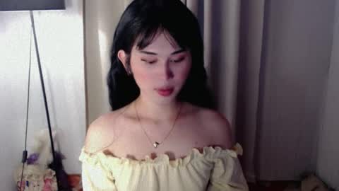 Snapshot of yourfavorateella chatting on September 15, 9:31 am PrettyElla online show from September 15, 9:31 am