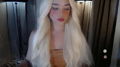 maureen love you online show from November 3, 10:27 am