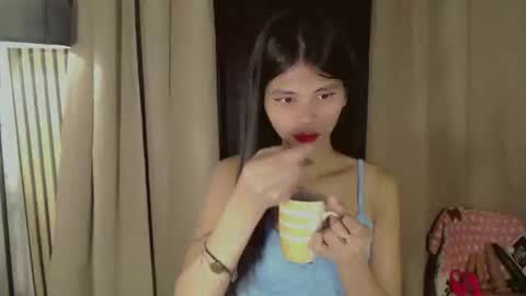 Vivian online show from March 8, 10:02 pm