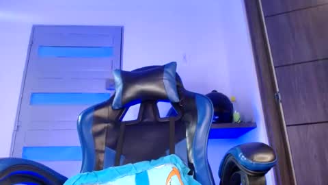 yourfavorite_bigclit online show from June 13, 12:36 pm