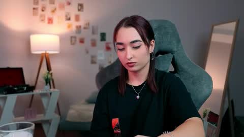 violett online show from September 18, 3:36 pm
