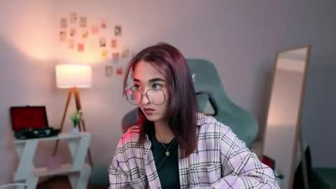 violett online show from September 19, 1:23 pm