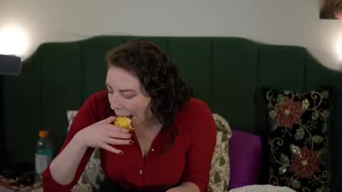 Sarlei Sar-uh-lie online show from November 22, 1:04 am