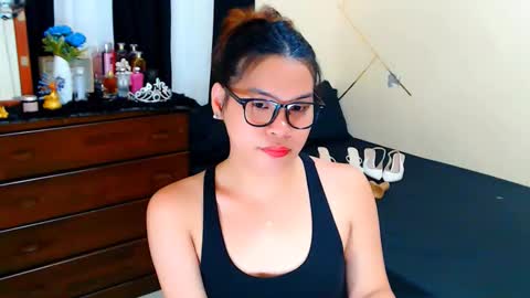 Snapshot of yourgoddesscruella chatting on March 14, 6:52 am yourgoddesscruella online show from March 14, 6:52 am