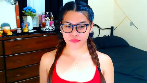 Snapshot of yourgoddesscruella chatting on March 24, 5:29 pm yourgoddesscruella online show from March 24, 5:29 pm