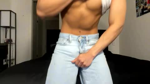 Snapshot of yourguuy21 chatting on November 27, 3:19 am yourguuy21 online show from November 27, 3:19 am