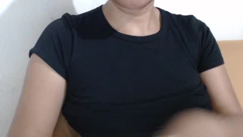 yourhotboobies23 online show from July 21, 7:22 am