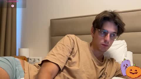 Chris online show from November 1, 6:59 am