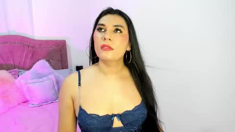 Snapshot of yourlatina_emely chatting on November 29, 2:42 pm EMELY online show from November 29, 2:42 pm