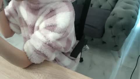 yourlilsin online show from March 26, 9:26 am