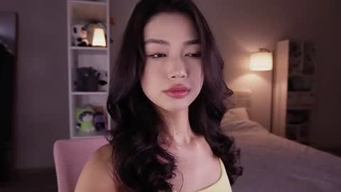 yourlittlesunrise_ online show from June 20, 4:59 am