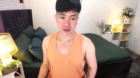 Snapshot of yourlivingonurdream chatting on September 19, 2:51 pm --               online show from September 19, 2:51 pm