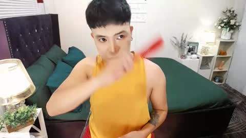 Snapshot of yourlivingonurdream chatting on October 2, 2:29 am --               online show from October 2, 2:29 am