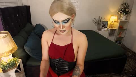 Snapshot of yourlivingonurdream chatting on October 3, 6:21 am --               online show from October 3, 6:21 am