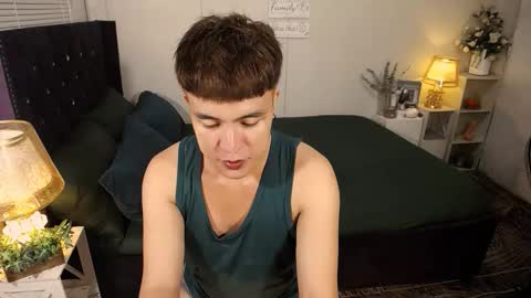 Snapshot of yourlivingonurdream chatting on October 12, 4:28 pm --               online show from October 12, 4:28 pm