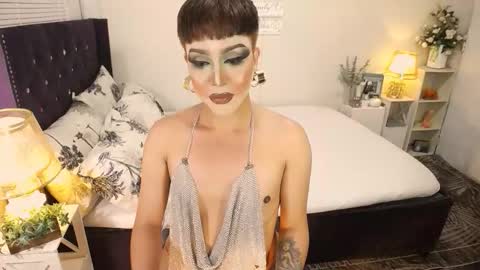 Snapshot of yourlivingonurdream chatting on October 18, 8:26 am --               online show from October 18, 8:26 am