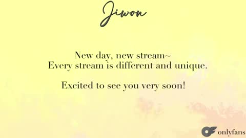 Snapshot of yourlovelykgirlfriend chatting on June 17, 8:10 pm J i w o n online show from June 17, 8:10 pm